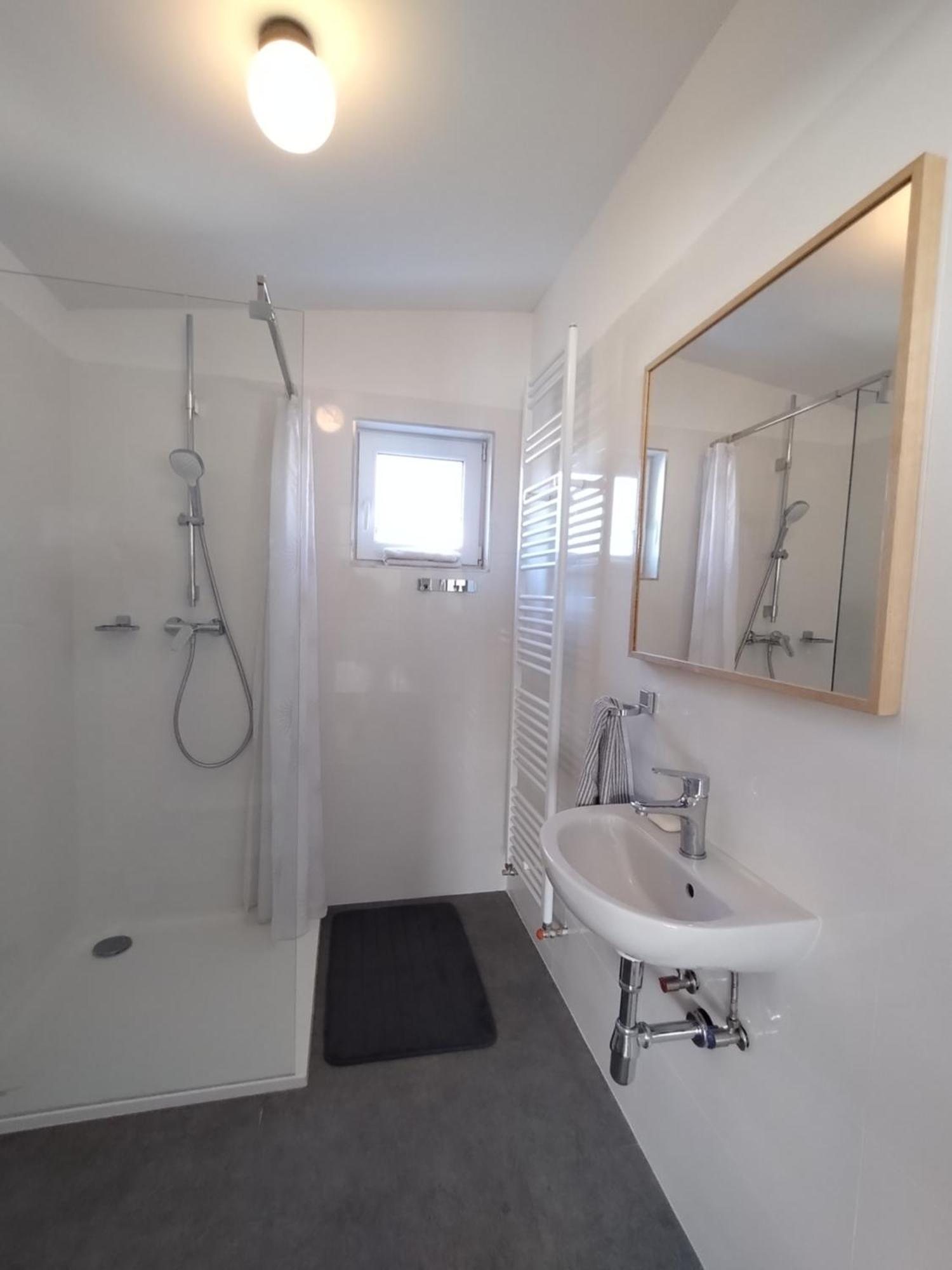 Attic Apartment Catnip Братислава Екстер'єр фото