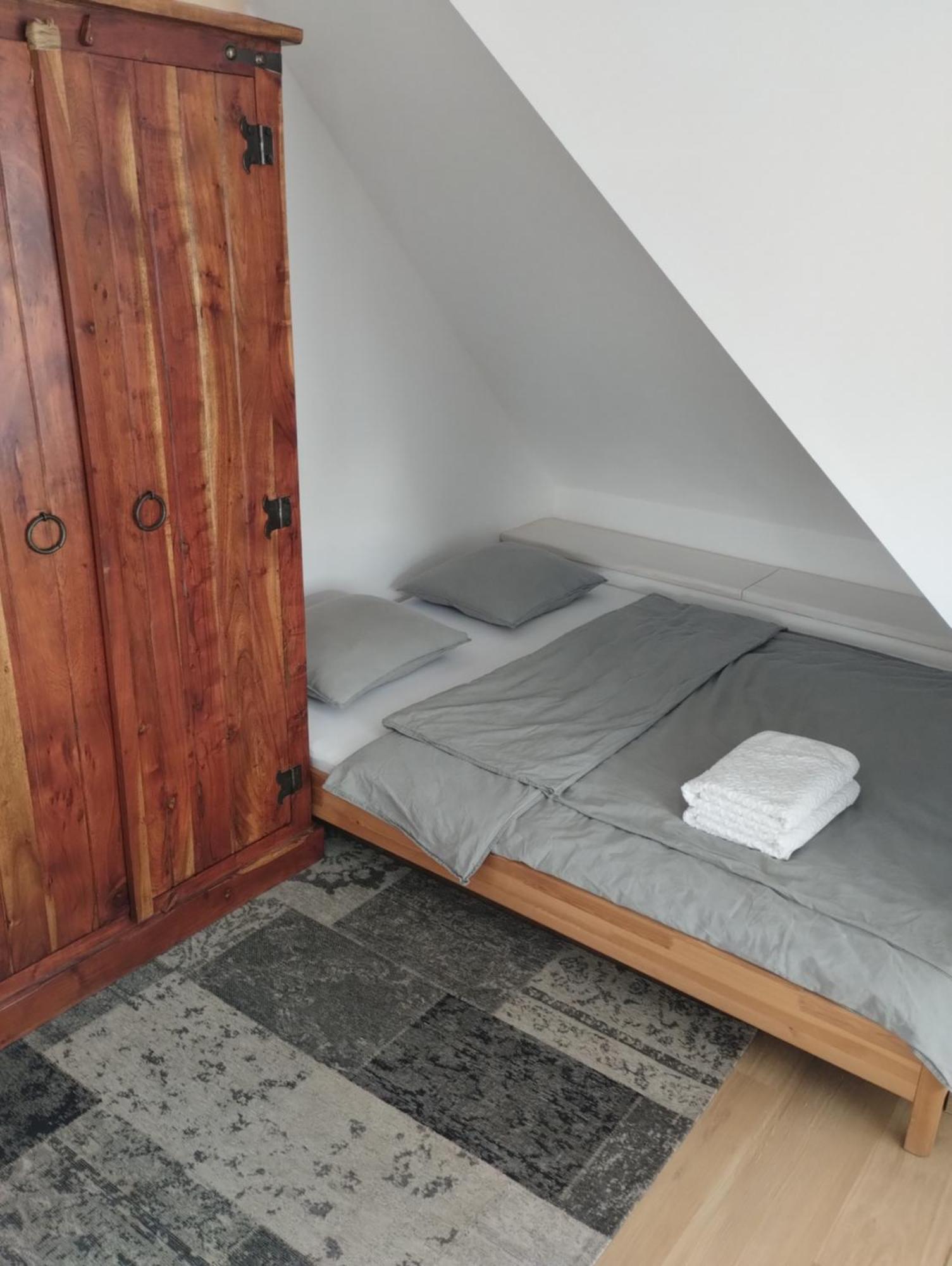 Attic Apartment Catnip Братислава Екстер'єр фото